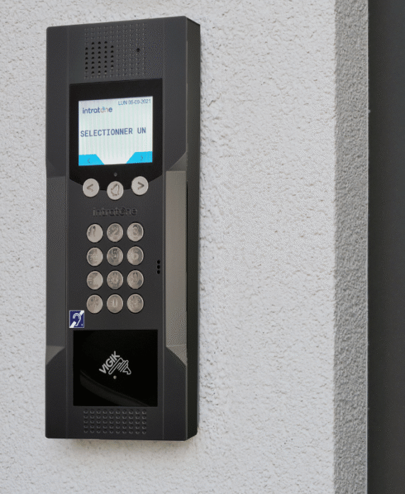 Interphone vidéo Intracode Pose en saillie : rapide et sans détérioration, Ultra résistant, Ecran couleur, Lecteur Vigik+® mains-libres