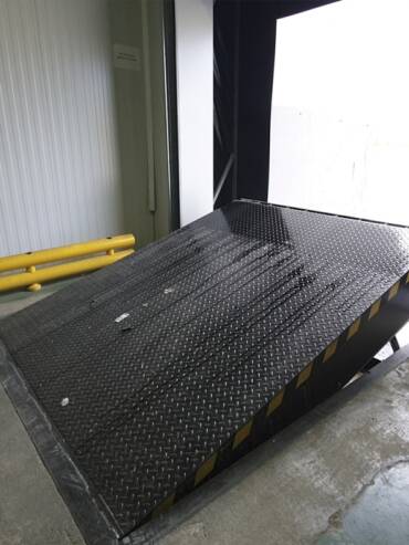 Niveleur de Quai 003