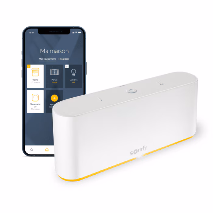 Découvrez TaHoma switch, la première commande intelligente qui centralise et connecte la maison. Les équipements connectés vont faciliter votre quotidien, apporter plus de confort, d'économie et de sérénité. L’installation des volets, des stores, des rideaux ou d’un portail motorisés est la première étape pour rendre le quotidien plus confortable et pratique. En y ajoutant TaHoma switch, un monde rempli de possibilités s’ouvre à vous.