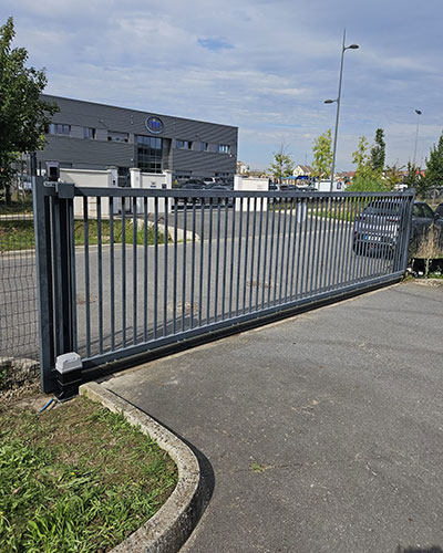 Installation Le portail coulissant Xpert Portail