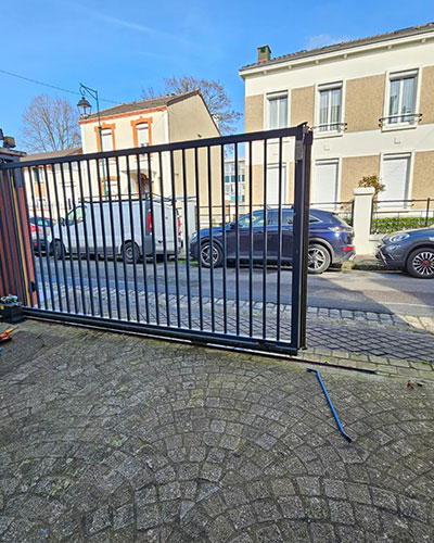 Installation Le portail coulissant Xpert Portail