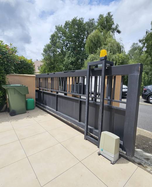 Installation Le portail coulissant  Xpert Portail